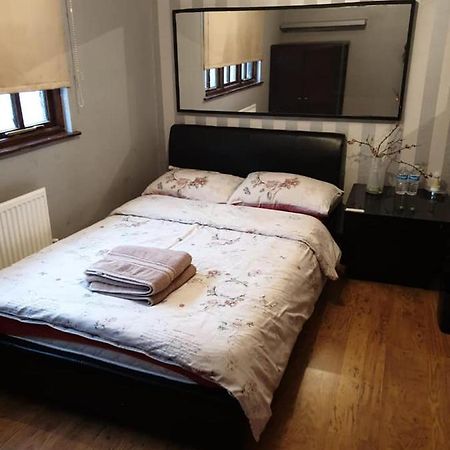 Master Room Near Heathrow London Luaran gambar
